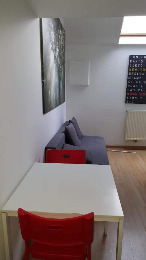 Central Duplex Sleeps 4 بروكسل المظهر الخارجي الصورة